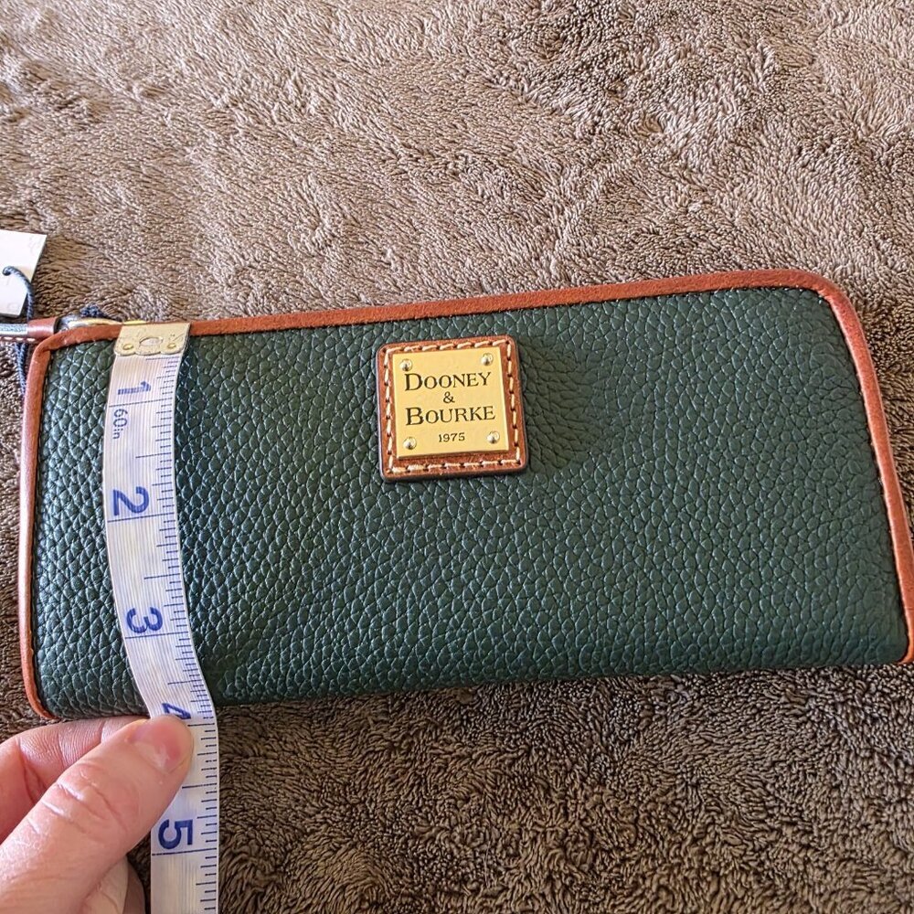 Dooney & Bourke Pebble Grain Zip Clutch Wristlet Wallet Forest Green NWT - Picture 13 of 14